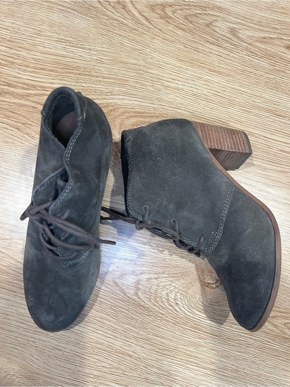 TOMS Lunata ankle boots size 8.5 olive green